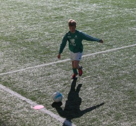 Juuso Havunen antaa kulmapotkua