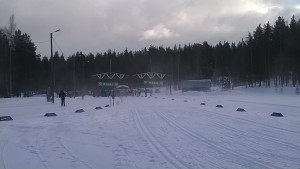 Ennen Villen lähtöä nosti tuuli lumipöllyä ilmaan